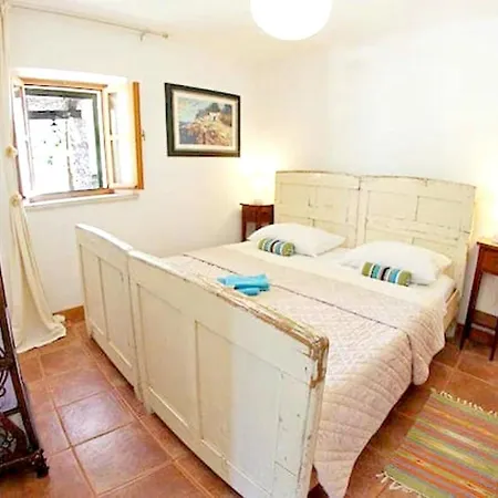 Charming House + Bbq * Selca (Brac)