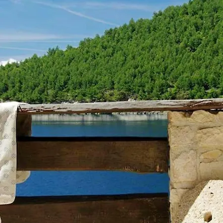 Charming House + Bbq Selca (Brac)