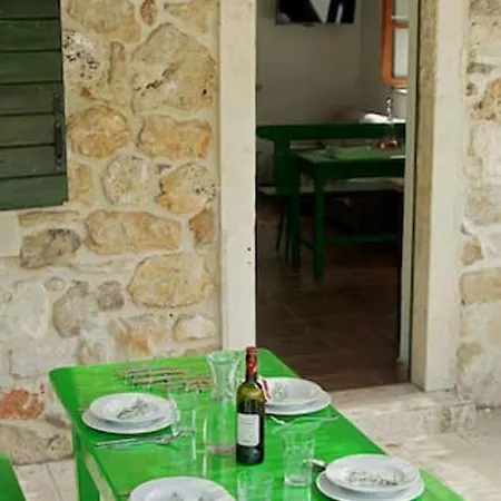 度假居 Charming House + Bbq Selca (Brac)