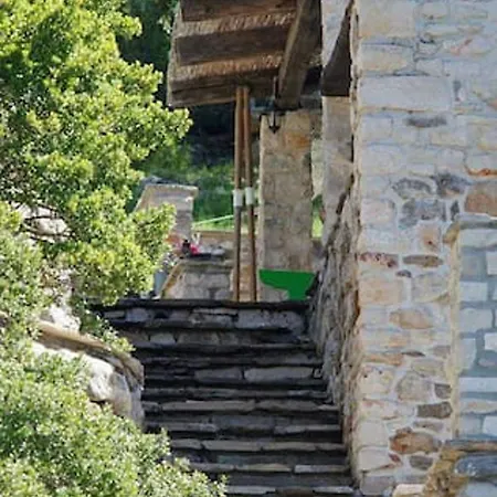 Charming House + Bbq 度假居