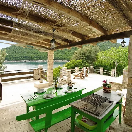 Charming House + Bbq 度假居
