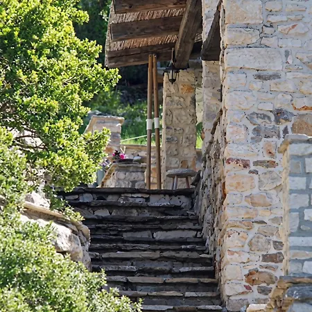 Будинок відпочинку Charming House + Bbq