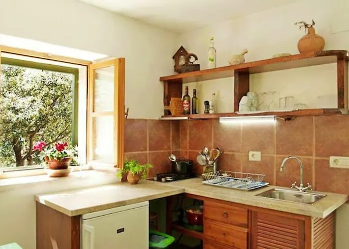 Charming House + Bbq بيت للعطل *